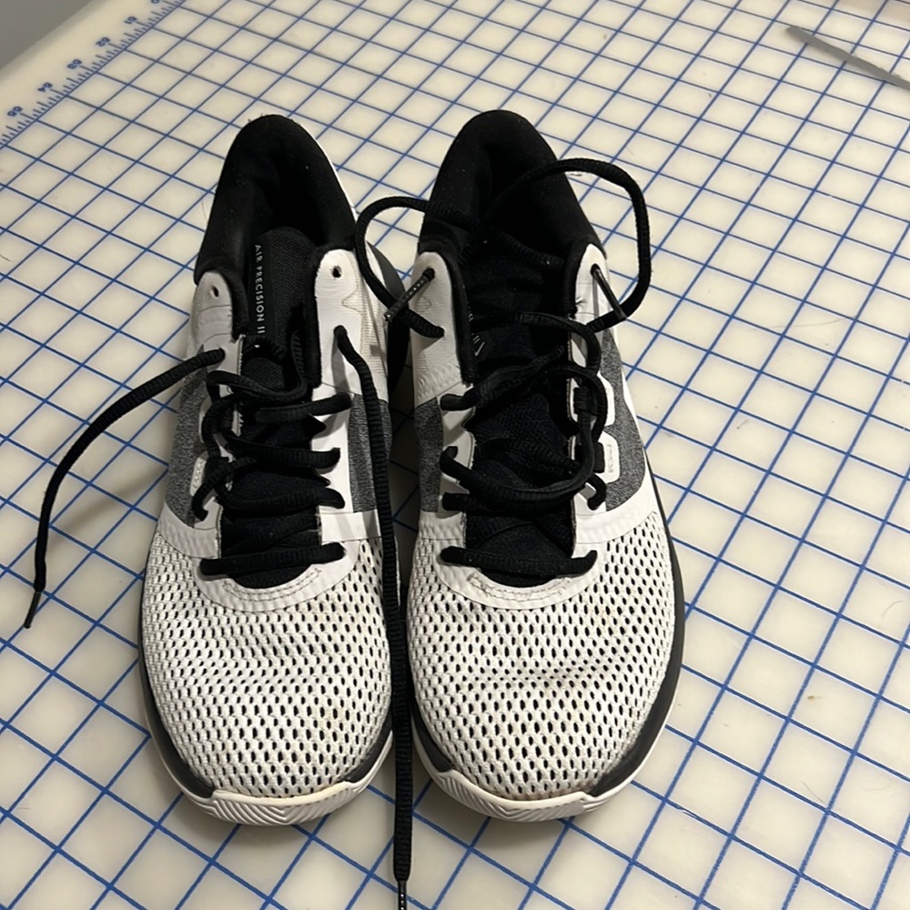 Nike Air Precision II. Softly worn shoes size 7